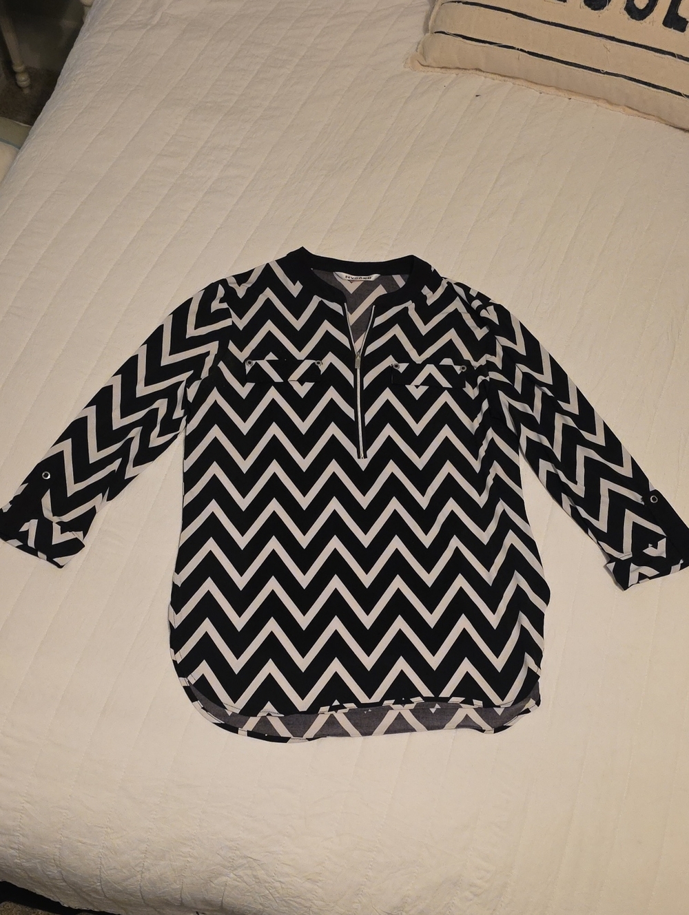 Chevron Print V-Neck Women's Blouse in Black and White